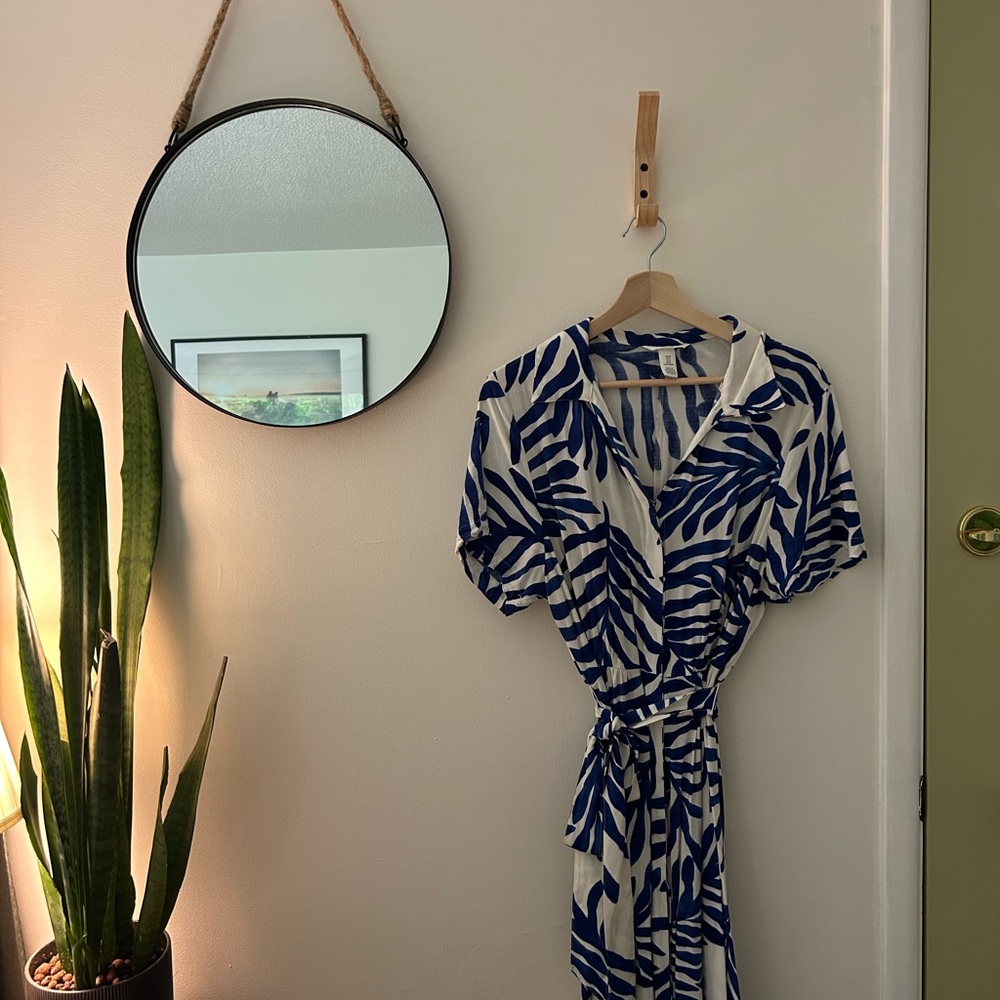 H&M - Blue and White Palm-Pattern Button up with Tie Belt Dress